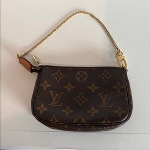 Louis Vuitton Authentic Monogram Mini Pochette classic Monogram Accessories bag